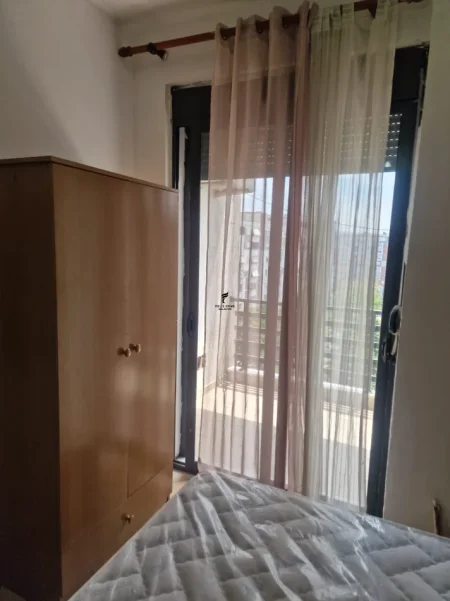 Tirane, jepet me qera apartament 1+1 Kati 7, 65 m² 400 € (ASTIR)