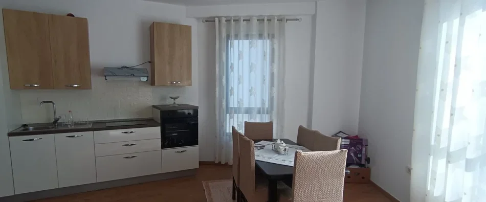 Tirane, jepet me qera apartament 1+1 Kati 7, 65 m² 600 € (Farmacia 10)