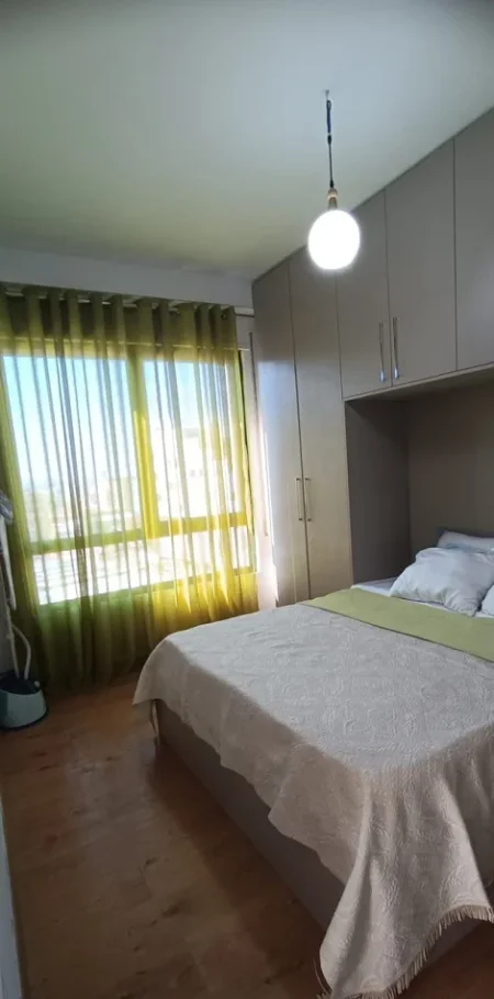 Tirane, jepet me qera apartament 1+1 Kati 7, 65 m² 600 € (Farmacia 10)