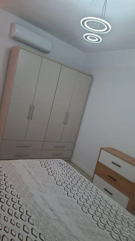 Tirane, jepet me qera apartament 2+1 Kati 7, 100 m² 450 € (Univers City)