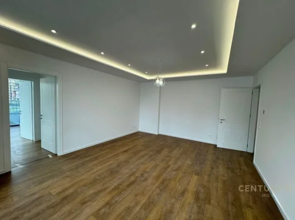 Tirane, jepet me qera zyre Kati 3, 130 m² 1.500 € 