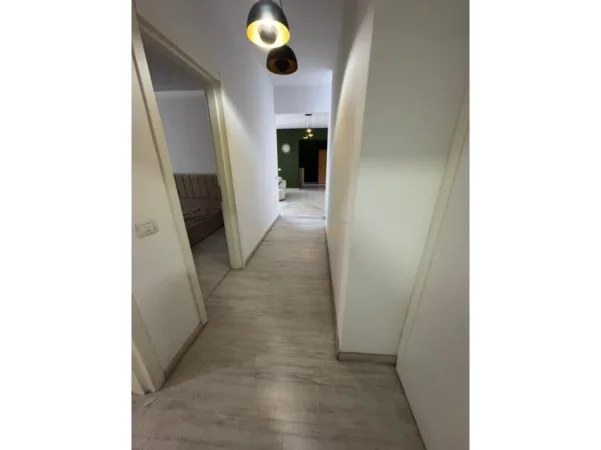 Tirane, jepet me qera apartament 2+1+Ballkon Kati 9, 128 m² 800 € (Bulevardi zogu I)