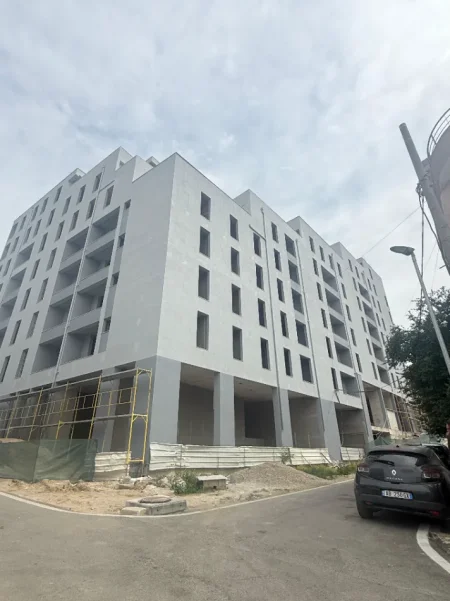 Tirane, shitet apartament 2+1+Ballkon Kati 5, 111 m² 158.000 € (Ali Demi)
