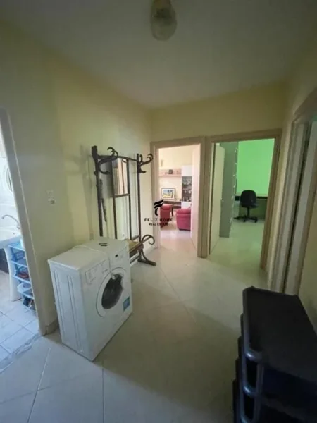 Tirane, jepet me qera apartament 2+1 Kati 4, 75 m² 400 € (PORCELANI)