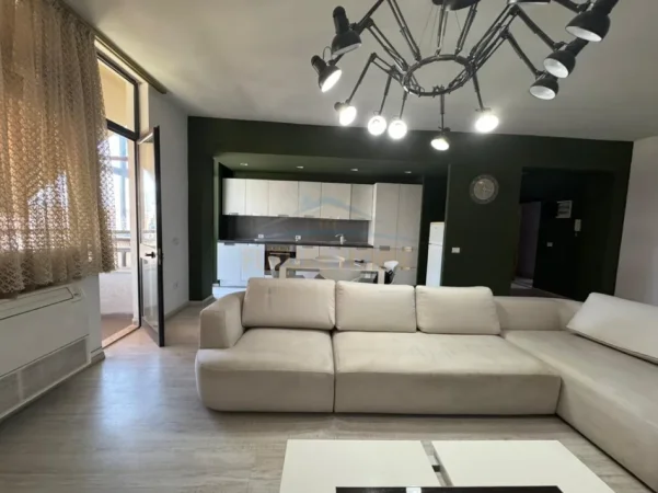 Tirane, jepet me qera apartament 2+1 Kati 9, 128 m² 800 € (Bulevardi zogu 1)