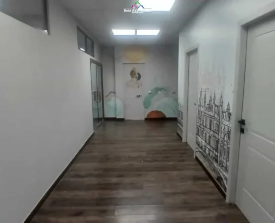 Tirane, jepet me qera zyre Kati 2, 220 m² 2.120 € (bulevardi zogu i pare)