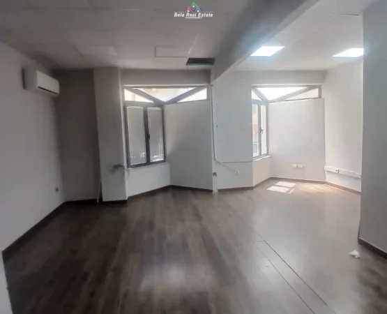 Tirane, jepet me qera zyre Kati 2, 220 m² 2.120 € (bulevardi zogu i pare)