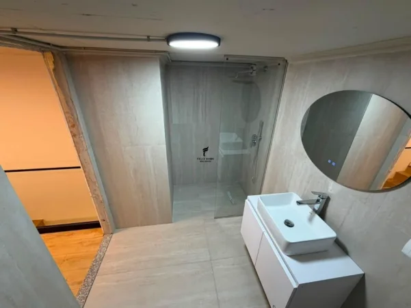 Tirane, jepet me qera apartament 1+1 Kati 1, 62 m² 550 € (YZBERISHT)