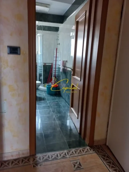 Tirane, jepet me qera apartament 2+1 Kati 3, 75 m² 600 € (RRUGA E ELBASANIT)