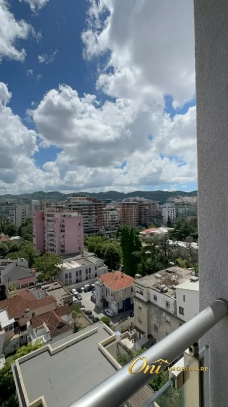 Tirane, jepet me qera zyre Kati 8, 175 m² 2.500 € (BLLOK)
