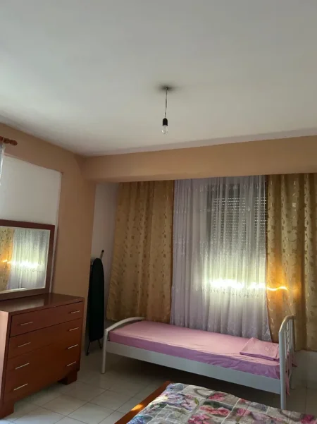 Tirane, jepet me qera apartament 1+1 Kati 2, 60 m² 350 € (Porcelan)