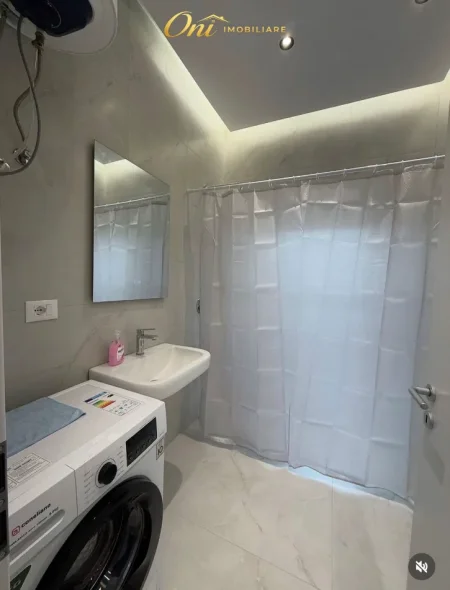 Tirane, jepet me qera apartament 1+1 Kati 4, 56 m² 440 € (KOMPLEKS MANGALEM)