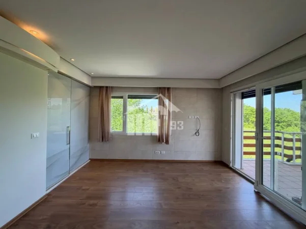 Tirane, shitet apartament Dublex , 223 m² 680.000 € (“LONG HILLS” RESIDENCE, VETEM 500 M NGA TEG)
