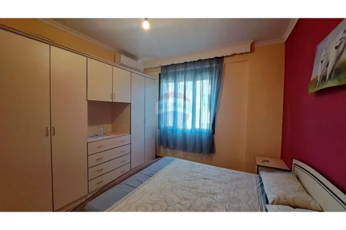 Vlore - Lungomare, jepet me qera apartament 2+1 Kati 6, 105 m² 550 € (Rruga Cameria, Lungomare, Vlore)
