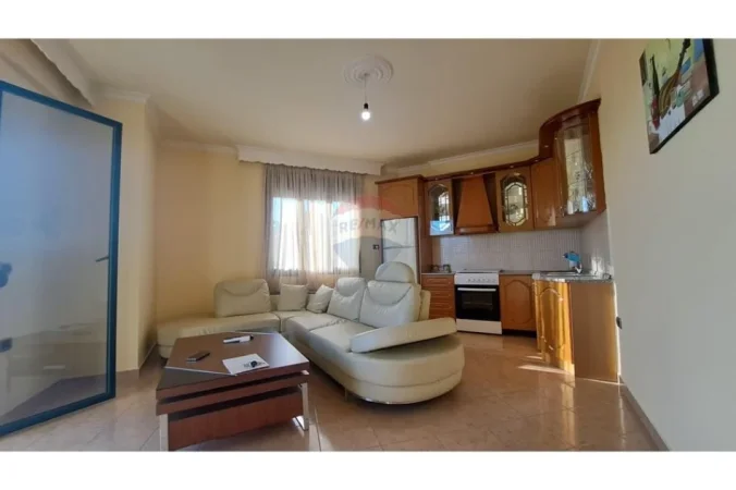 Vlore - Lungomare, jepet me qera apartament 2+1 Kati 6, 105 m² 550 € (Rruga Cameria, Lungomare, Vlore)