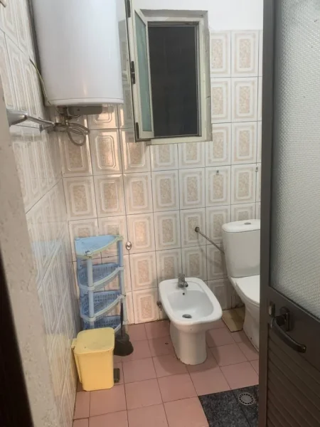 Tirane, jepet me qera apartament 1+1 Kati 1, 60 m² 300 € (Don Bosko)