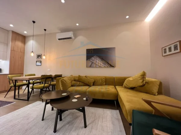 Tirane, jepet me qera apartament 1+1+Ballkon Kati 4, 74 m² 1.200 € 