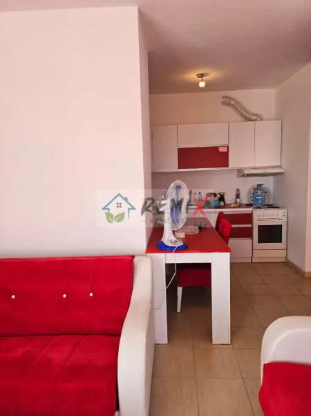 Durres, jepet me qera apartament 1+1+Aneks+Ballkon Kati 8, 65 m² 400 €