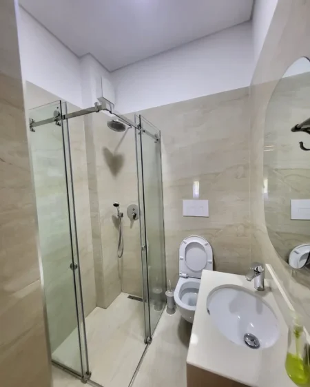 Tirane, jepet me qera apartament 2+1+Ballkon Kati 2, 100 m² 1.092 € (TEG)