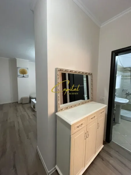 Tirane, jepet me qera apartament 2+1 Kati 2, 90 m² 450 € (FRESKU)