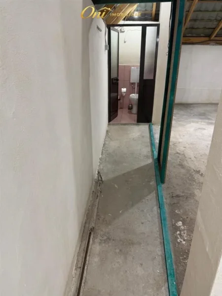 Tirane, jepet me qera magazine , 110 m² 400 € (BABRRU)