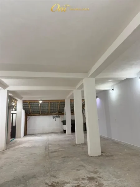 Tirane, jepet me qera magazine , 110 m² 400 € (BABRRU)