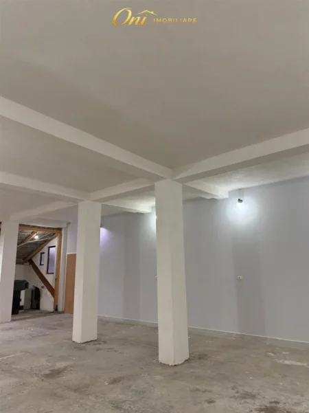 Tirane, jepet me qera magazine , 110 m² 400 € (BABRRU)