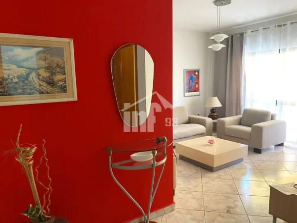 Tirane, jepet me qera apartament 1+1 Kati 3, 70 m² 750 € (MBRAPA RADIO TELEVIZIONIT SHQIPTAR)