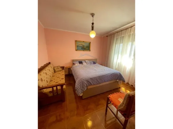 Tirane, jepet me qera apartament 2+1+Ballkon Kati 3, 75 m² 500 € 
