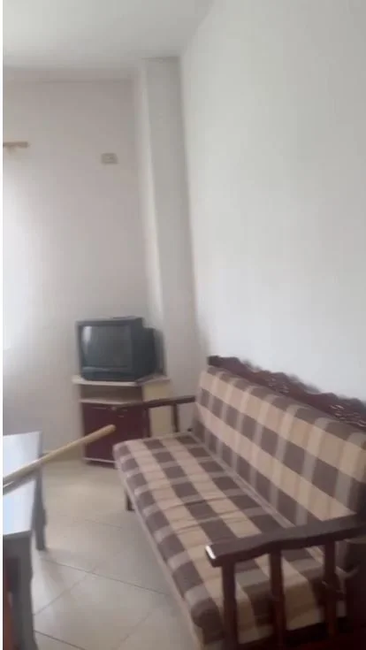 🏡 Jepet me Qera Apartament 1+1 tek Ish Fusha e Aviacionit,  350 mije leke