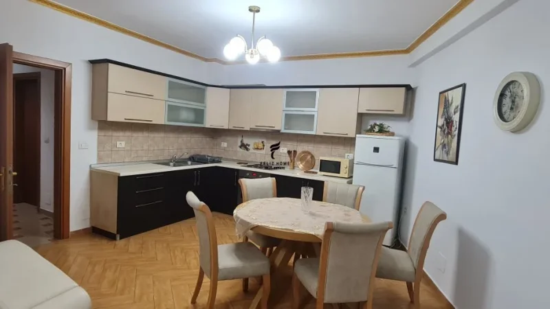 Tirane, jepet me qera apartament 1+1 Kati 2, 115 m² 660 € (DON BOSKO)