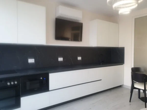 Tirane, jepet me qera apartament 1+1 Kati 1, 40 m² 400 € (Selitë)