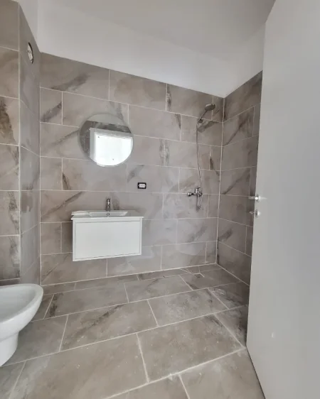 Tirane, shitet apartament 2+1+Aneks Kati 1, 78 m² 141.700 € (Sauk I Vjeter)