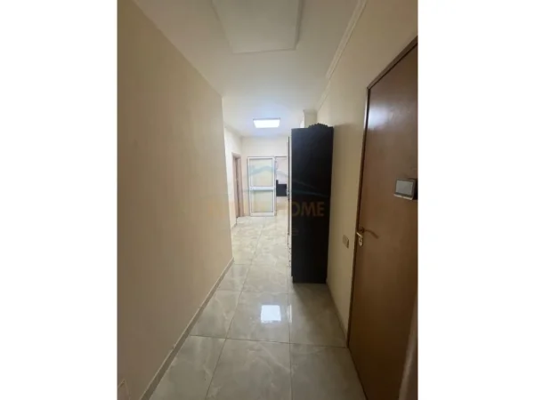 Tirane, jepet me qera zyre Kati 5, 129 m² 1.500 € (Kopshti Zoologjik)