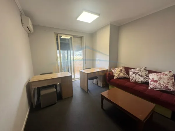 Tirane, jepet me qera zyre Kati 5, 129 m² 1.500 € (Kopshti Zoologjik)