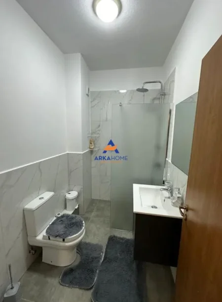 Tirane, jepet me qera apartament 1+1+Ballkon Kati 1, 51 m² 422 € 