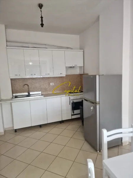 Tirane, jepet me qera apartament 1+1 Kati 7, 65 m² 400 € (ASTIR)