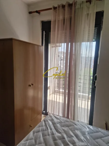 Tirane, jepet me qera apartament 1+1 Kati 7, 65 m² 400 € (ASTIR)