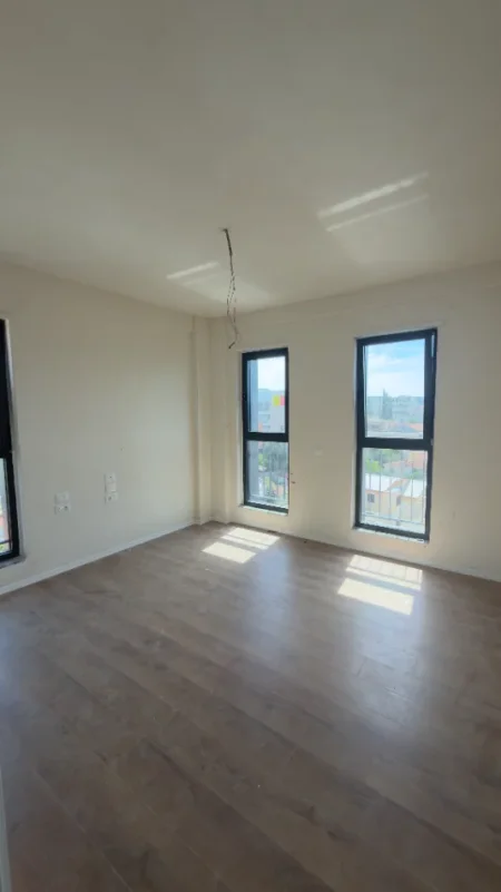 Tirane, shes apartament 2+1+2 Kati 6, 120 m² 282.000 €