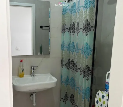 Tirane, jepet me qera apartament 2+1 Kati 7, 95 m² 530 € (ali demi)