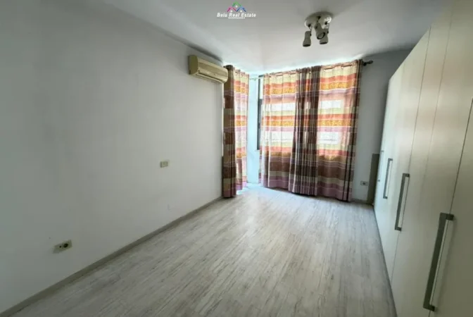 Tirane, jepet me qera apartament 2+1 Kati 9, 120 m² 850 € (bulevardi zogu i pare)