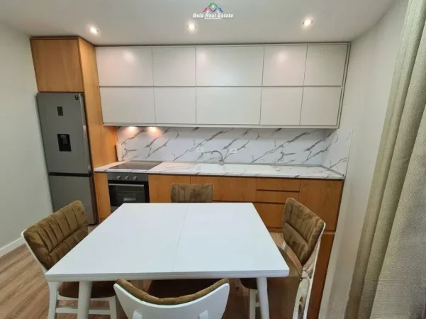 Tirane, jepet me qera apartament 2+1 Kati 4, 87 m² 1.200 € (kodra e diellit 2)