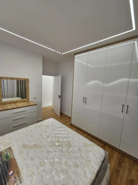 Tirane, shitet apartament 2+1 Kati 3, 90 m² 158.000 € (Yzberisht)