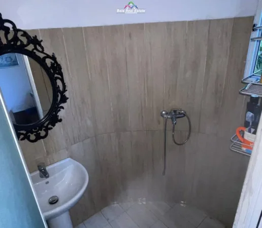 Tirane, jepet me qera Vile 2+1 Kati 1, 80 m² 540 € (allias)