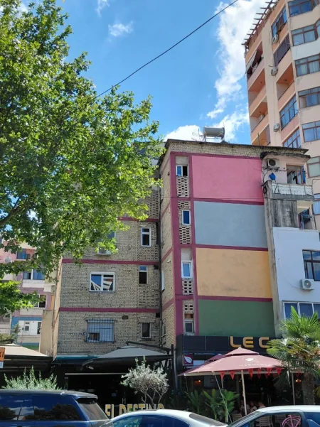 Tirane, jepet me qera apartament 2+1+Aneks+Ballkon Kati 3, 70 m² 500 € (Bulevardi Bajram Curri)
