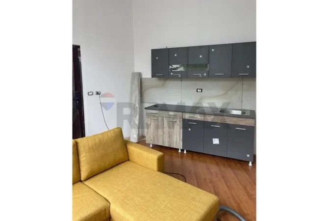 Tirane, jepet me qera apartament 1+1 , 60 m² 450 € (Liqeni i Thate)