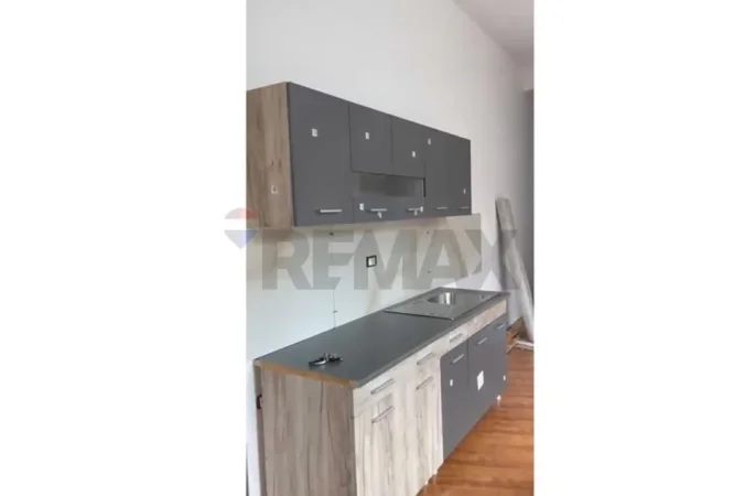 Tirane, jepet me qera apartament 1+1 , 60 m² 450 € (Liqeni i Thate)
