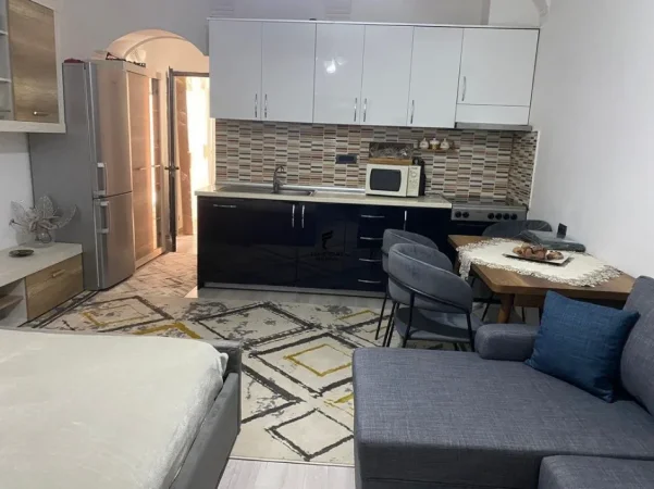 Tirane, jepet me qera garsonier Kati 0, 35 m² 350 € (RRUGA E DIBRES)