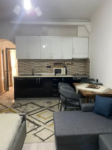 Tirane, jepet me qera garsonier Kati 0, 35 m² 350 € (RRUGA E DIBRES)