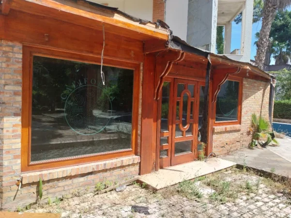 Durres, shes OKAZION. MBYLLET HOTEL☆☆☆☆ • SHITET E GJITHË DRURI SALLËS SË BRENDSHME DHE JASHTME TË NJË RESTORANTI ME NE PUNIME ARTISTIKE 6.900 €